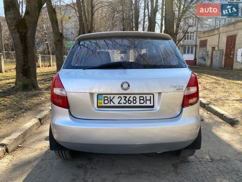 Хэтчбек Skoda Fabia 2008 в Ровно