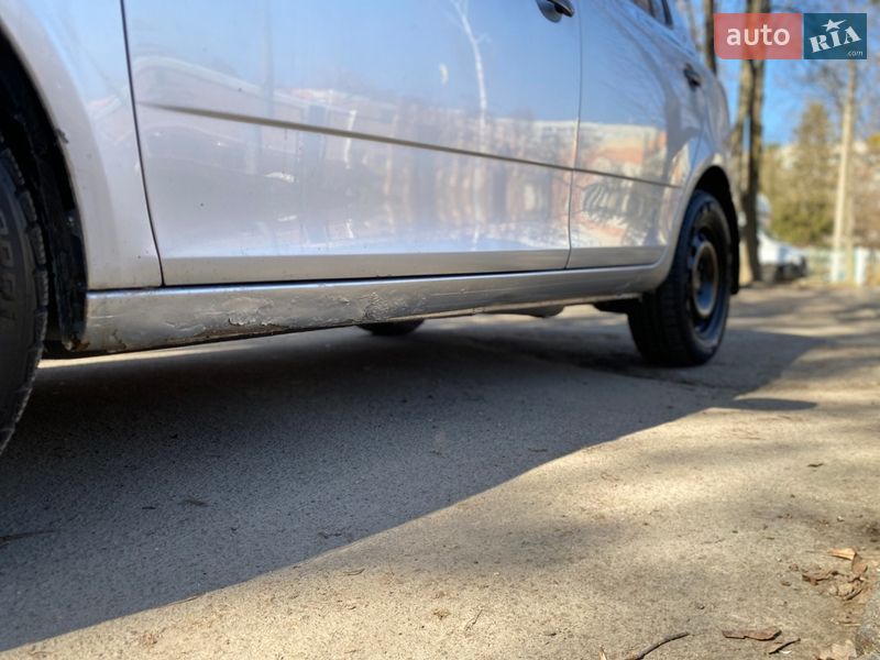 Хэтчбек Skoda Fabia 2008 в Ровно