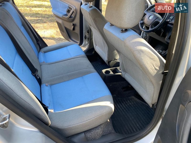 Хэтчбек Skoda Fabia 2008 в Ровно