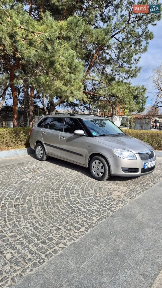 2010 Skoda Fabia - мініатюра 11