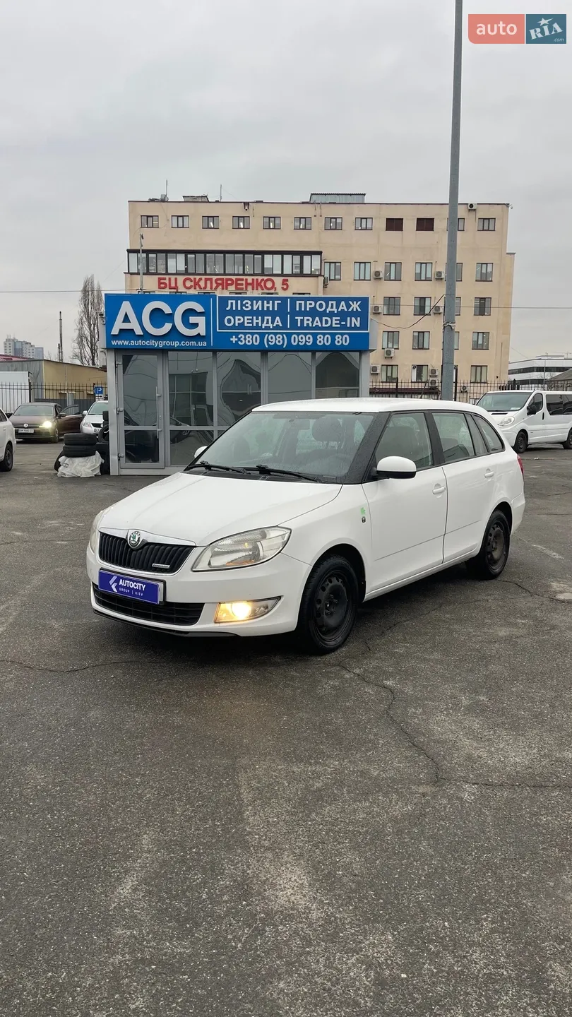 2012 Skoda Fabia - мініатюра 2