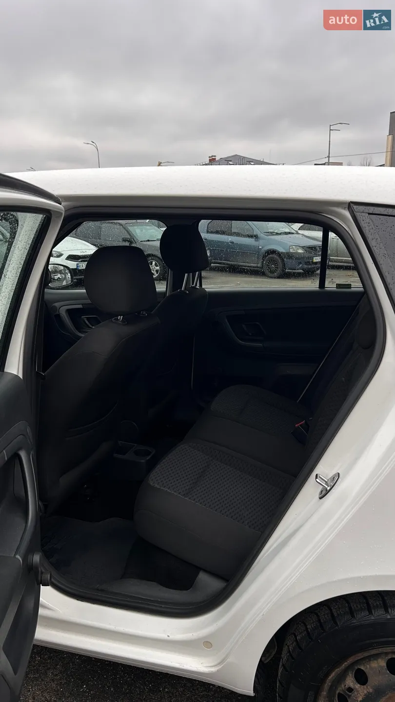 2012 Skoda Fabia - мініатюра 16