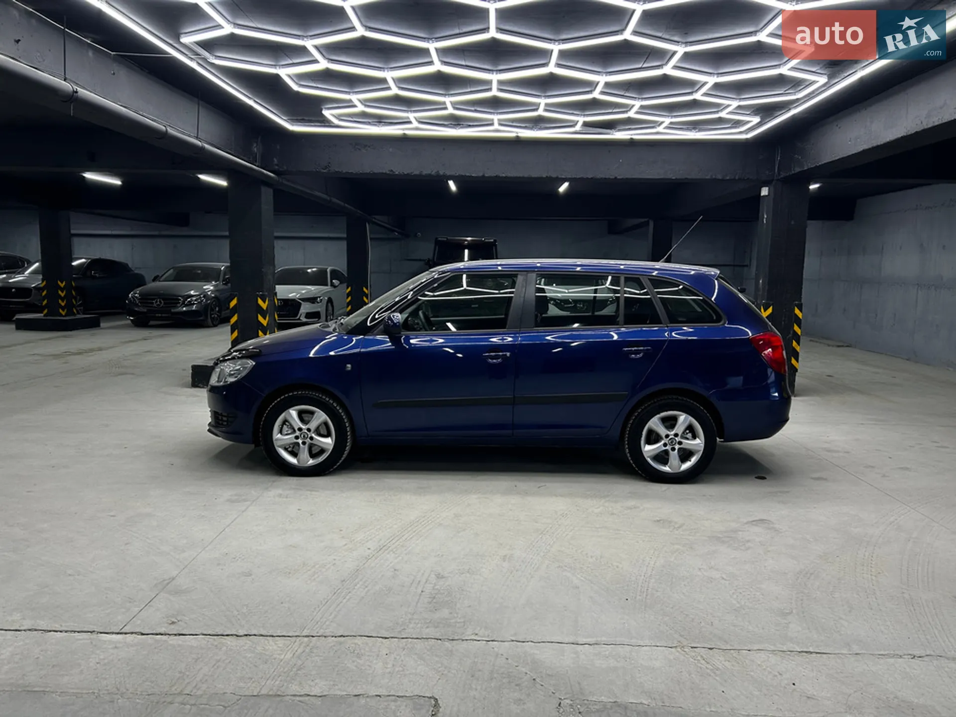 2010 Skoda Fabia - мініатюра 6