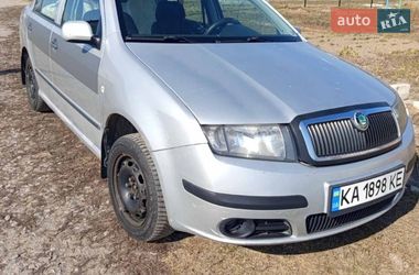 Седан Skoda Fabia 2004 в Києві