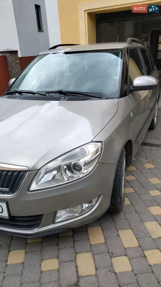 2011 Skoda Fabia - мініатюра 18