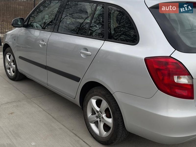 Універсал Skoda Fabia 2010 в Самборі