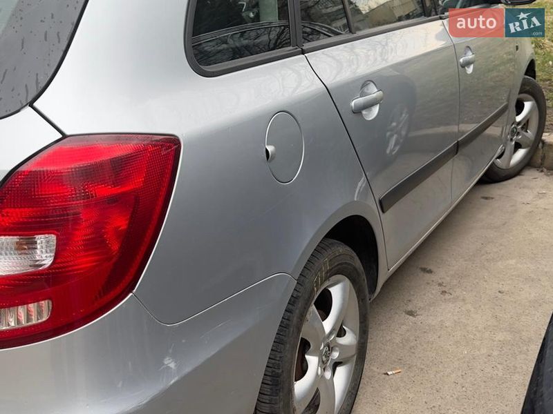 Універсал Skoda Fabia 2010 в Самборі