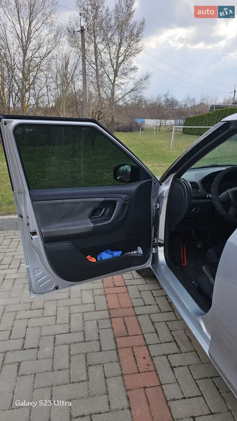 2010 Skoda Fabia - мініатюра 4