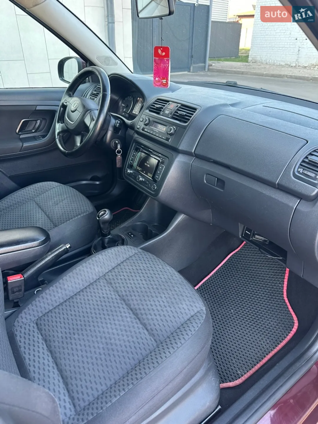 2010 Skoda Fabia - мініатюра 14