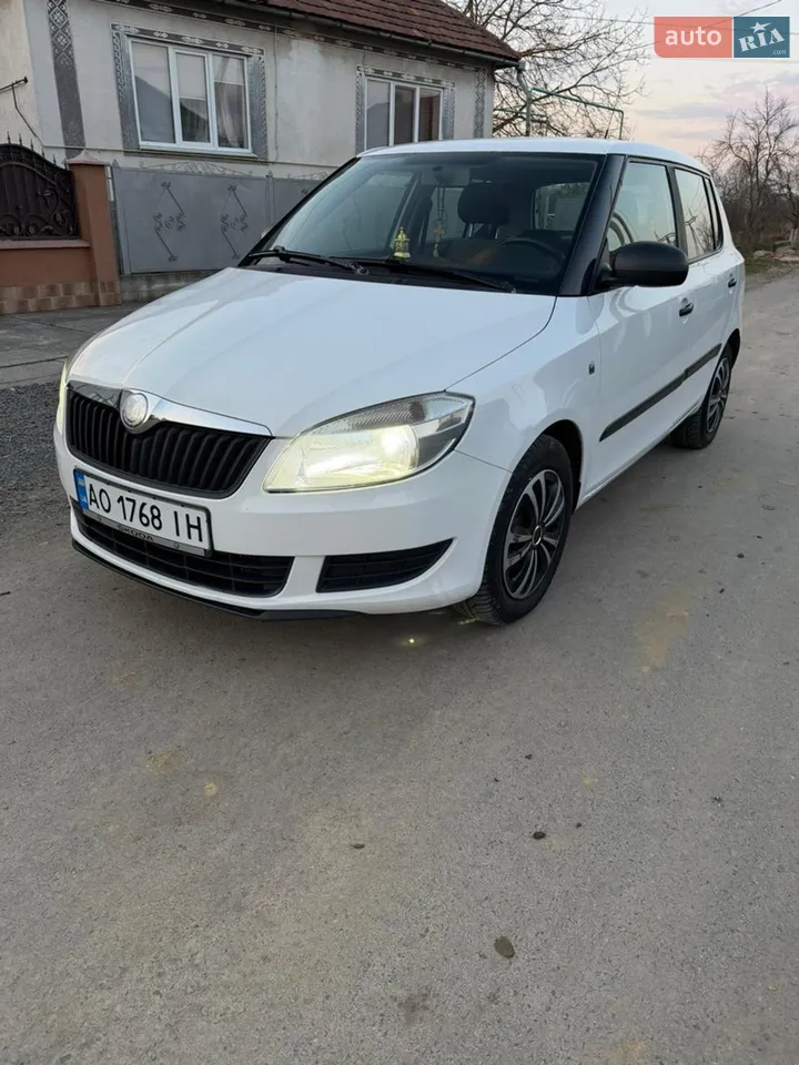 2010 Skoda Fabia - мініатюра 7
