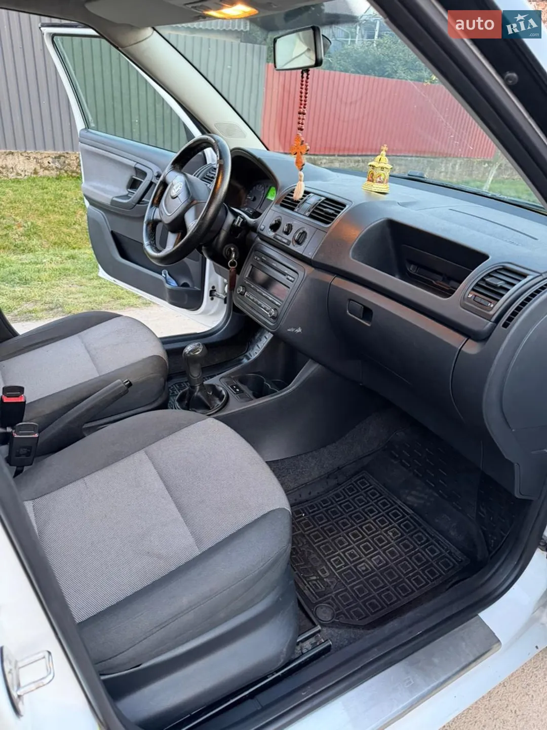 2010 Skoda Fabia - мініатюра 15