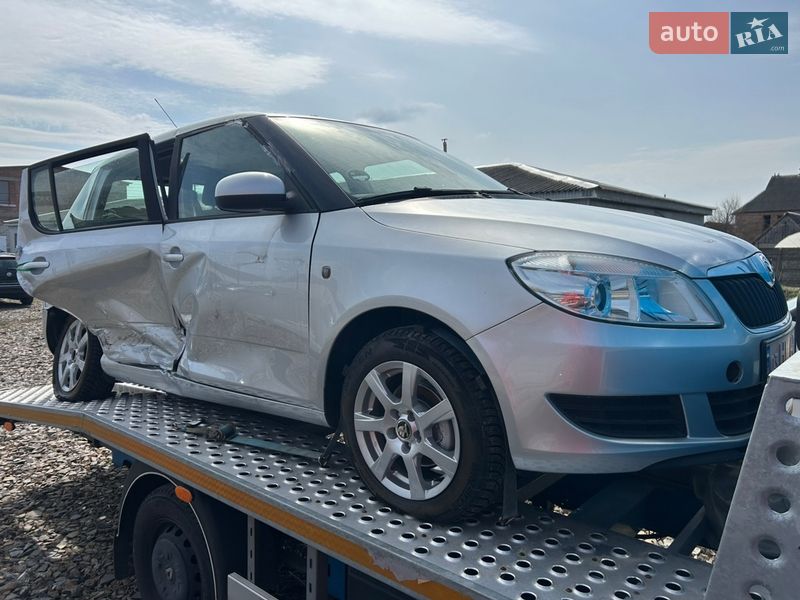 Хэтчбек Skoda Fabia 2015 в Луцке