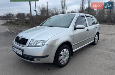 Хэтчбек Skoda Fabia 2004 в Киеве