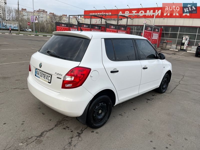 Хэтчбек Skoda Fabia 2011 в Киеве