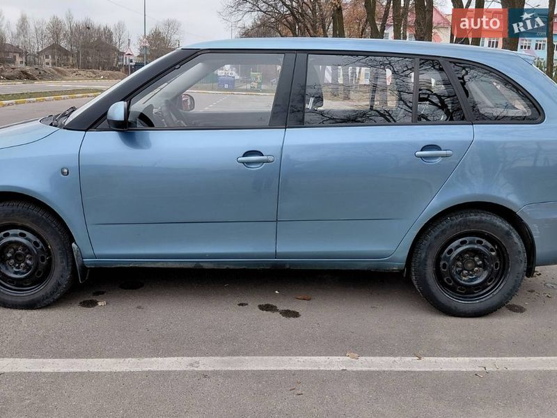 Універсал Skoda Fabia 2010 в Києві