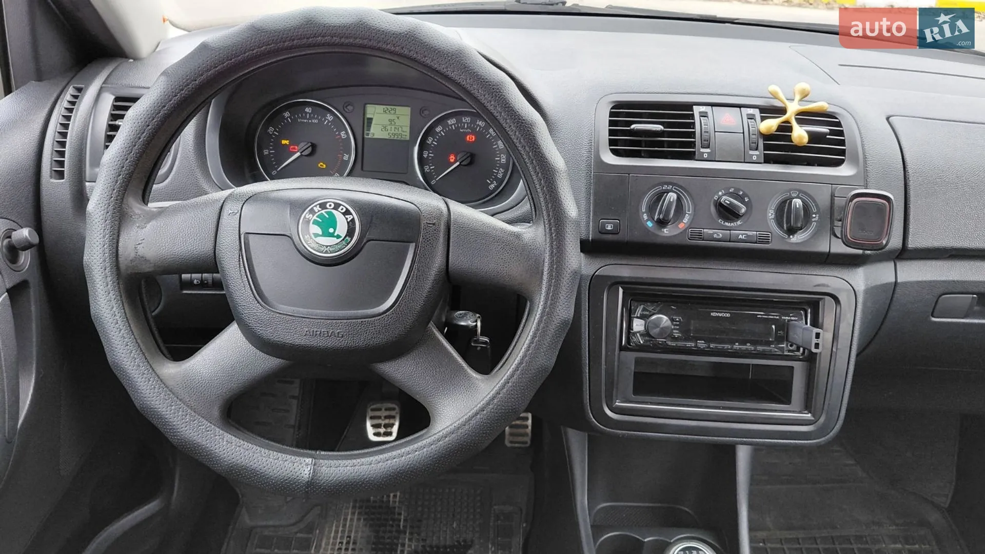 2010 Skoda Fabia - мініатюра 13