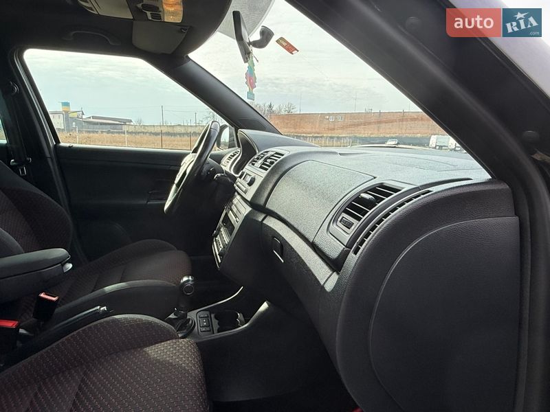 Універсал Skoda Fabia 2010 в Луцьку