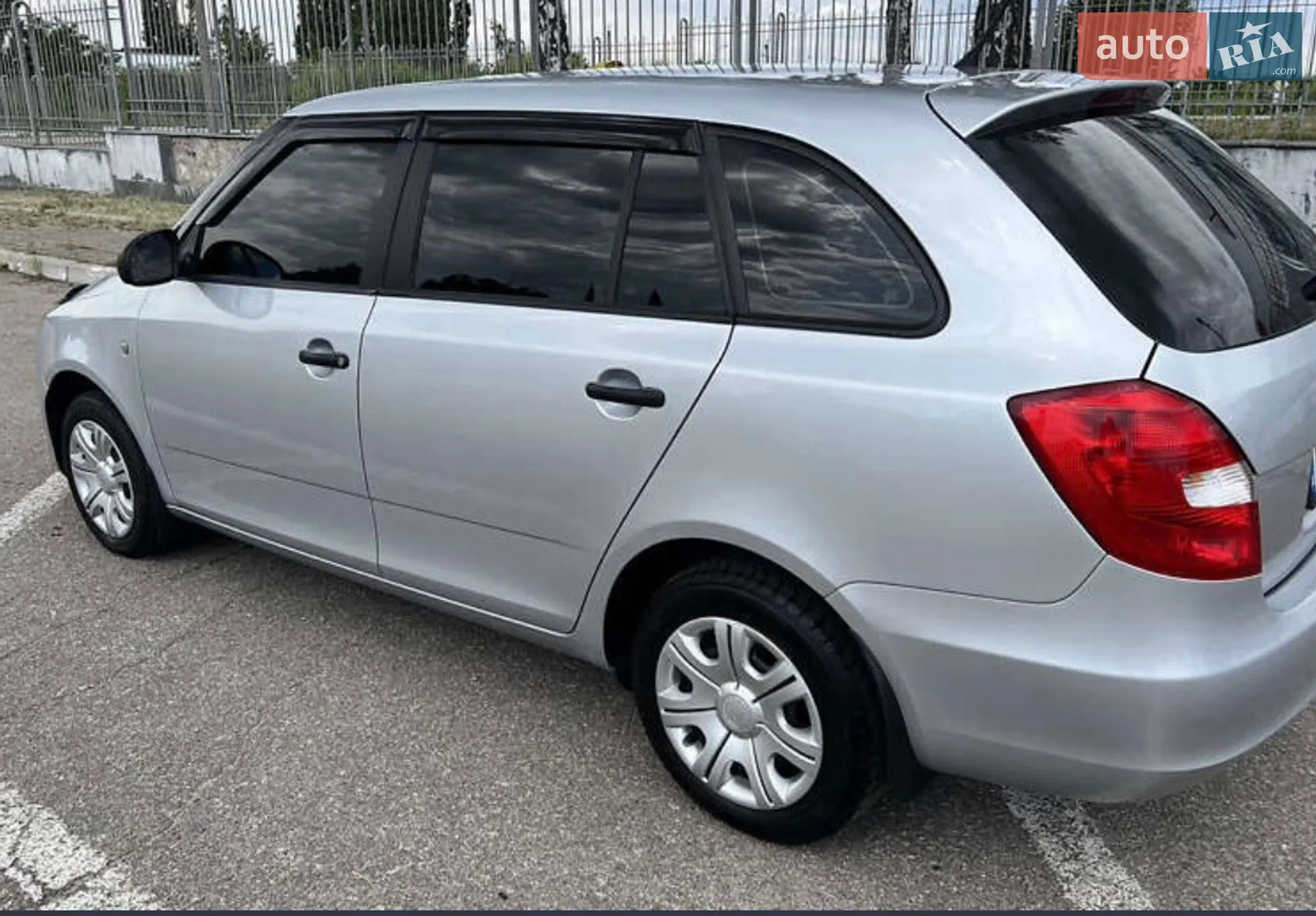 2012 Skoda Fabia - мініатюра 2