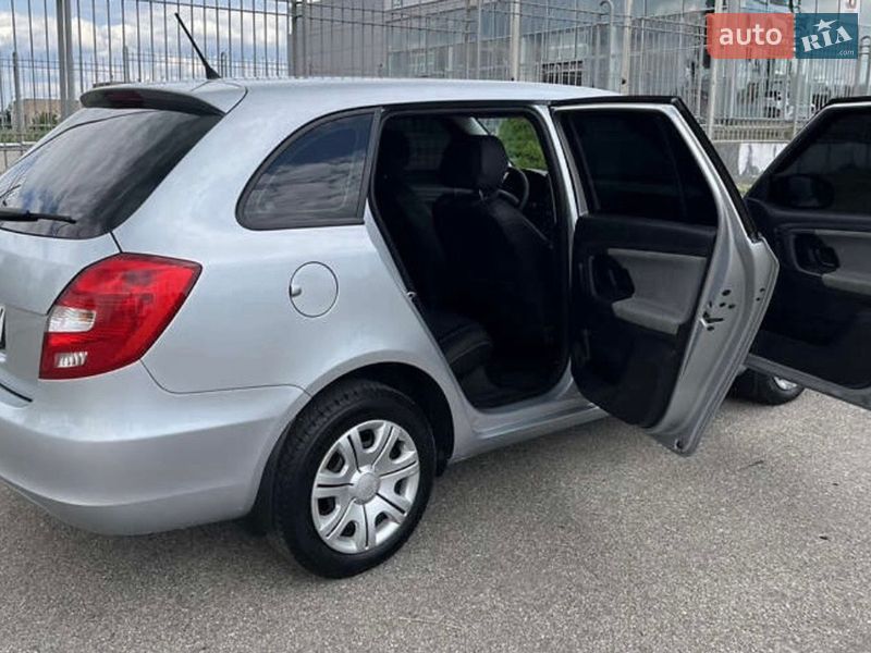 Універсал Skoda Fabia 2012 в Харкові