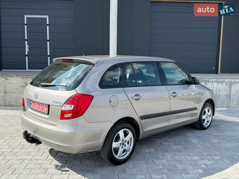 Універсал Skoda Fabia 2010 в Тернополі