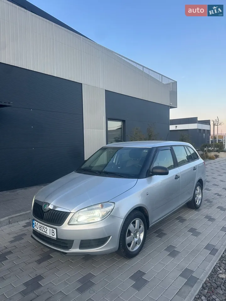 2010 Skoda Fabia - мініатюра 9