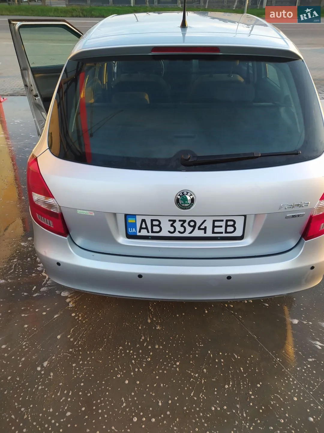 2011 Skoda Fabia - мініатюра 2