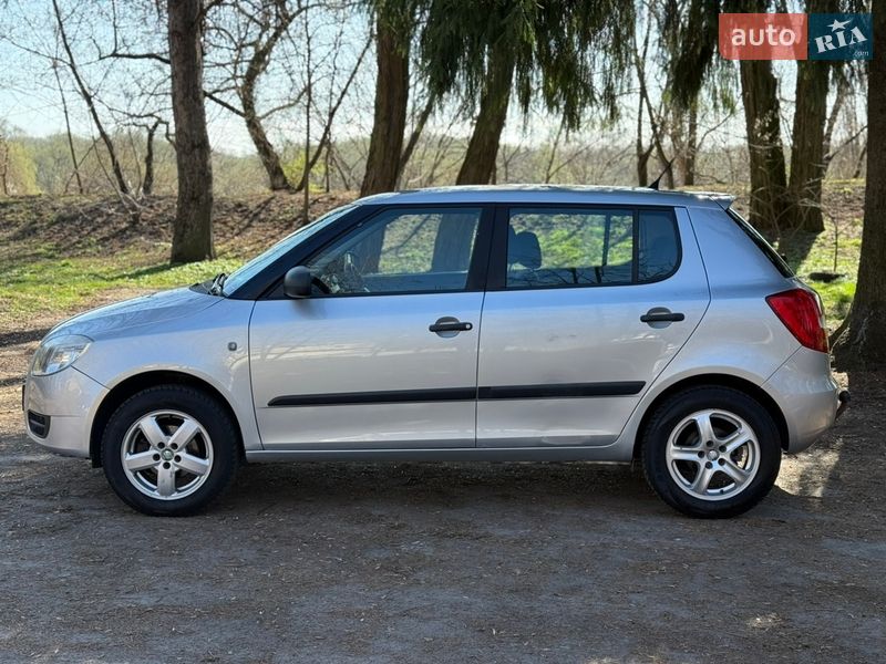 Хетчбек Skoda Fabia 2009 в Чернігові