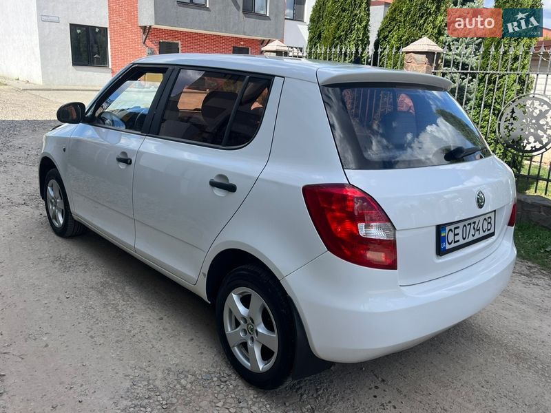 Хетчбек Skoda Fabia 2009 в Чернівцях