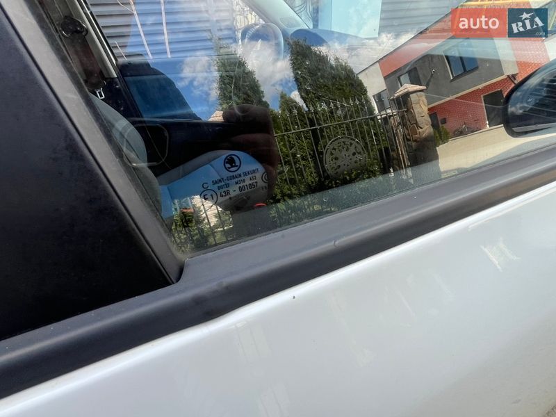 Хетчбек Skoda Fabia 2009 в Чернівцях