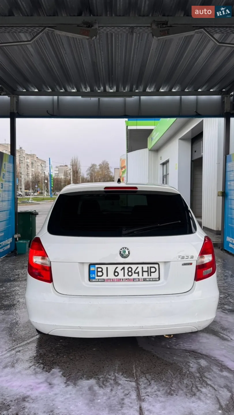 2012 Skoda Fabia - мініатюра 4