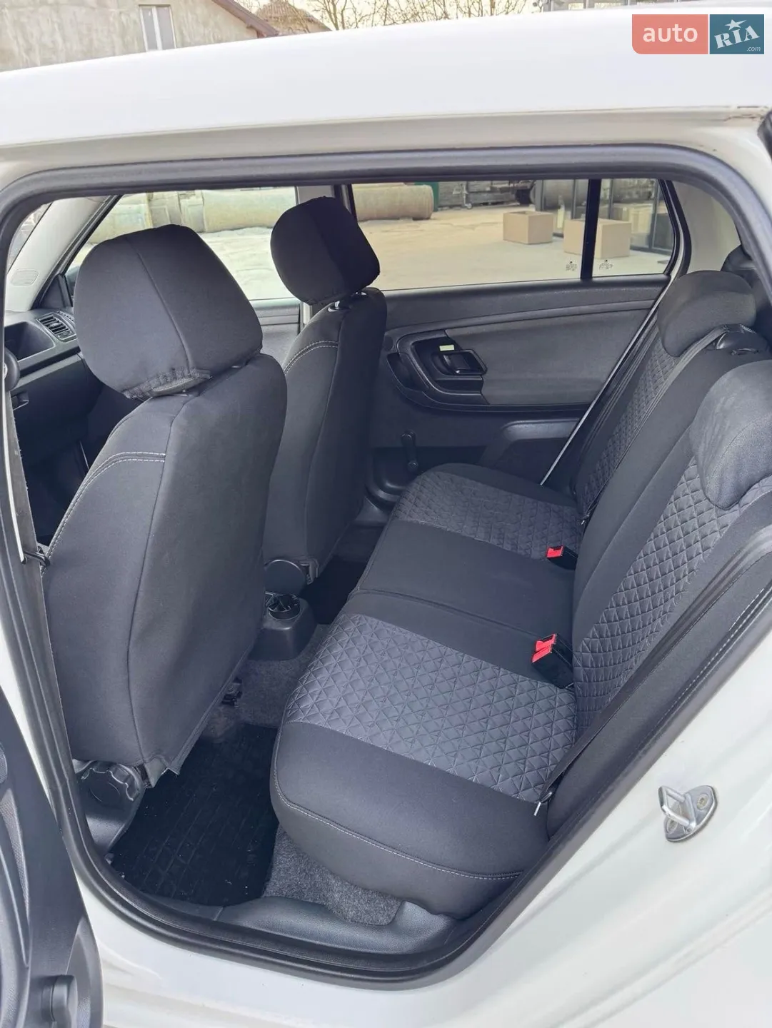 2012 Skoda Fabia - мініатюра 8