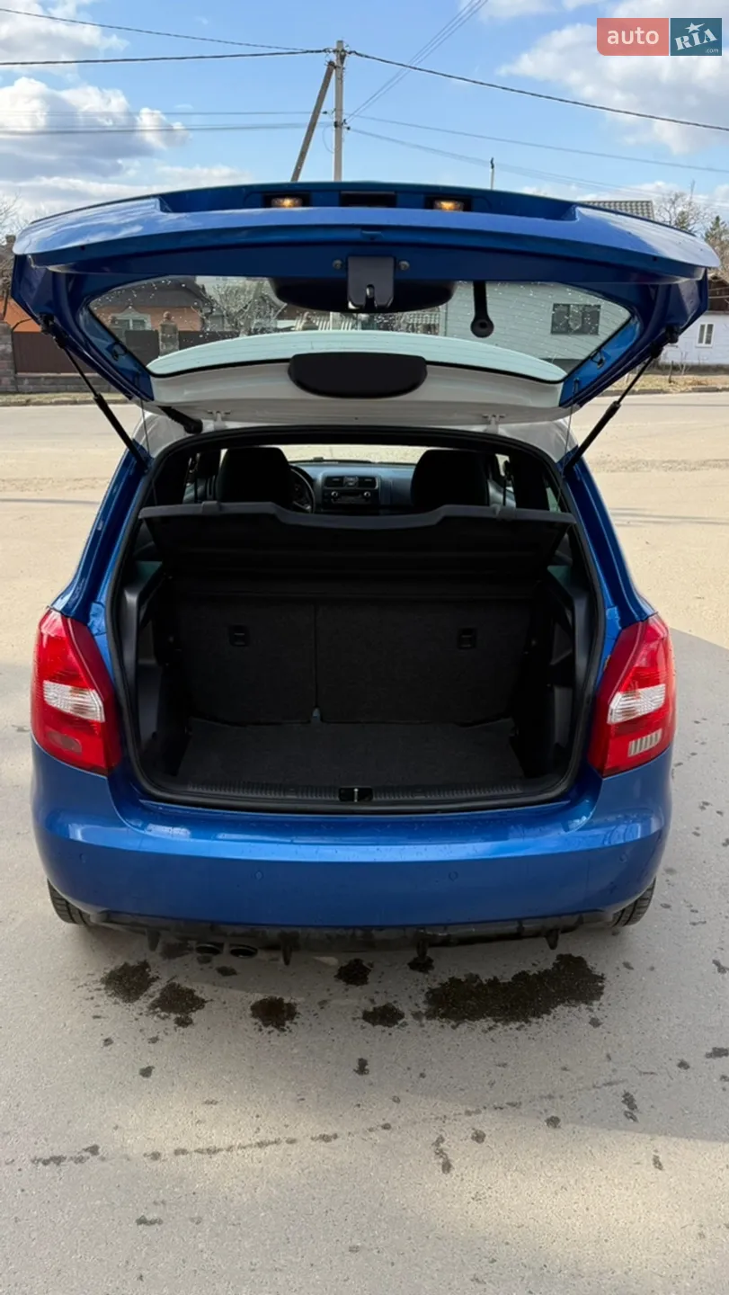 2011 Skoda Fabia - мініатюра 15