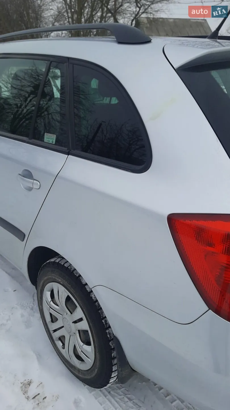 2011 Skoda Fabia - мініатюра 5