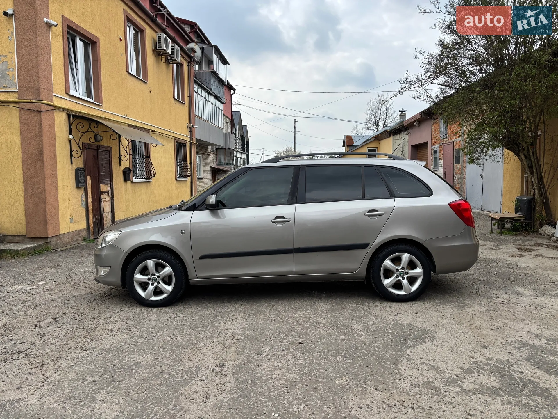 2010 Skoda Fabia - мініатюра 4