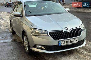 Хэтчбек Skoda Fabia 2020 в Киеве