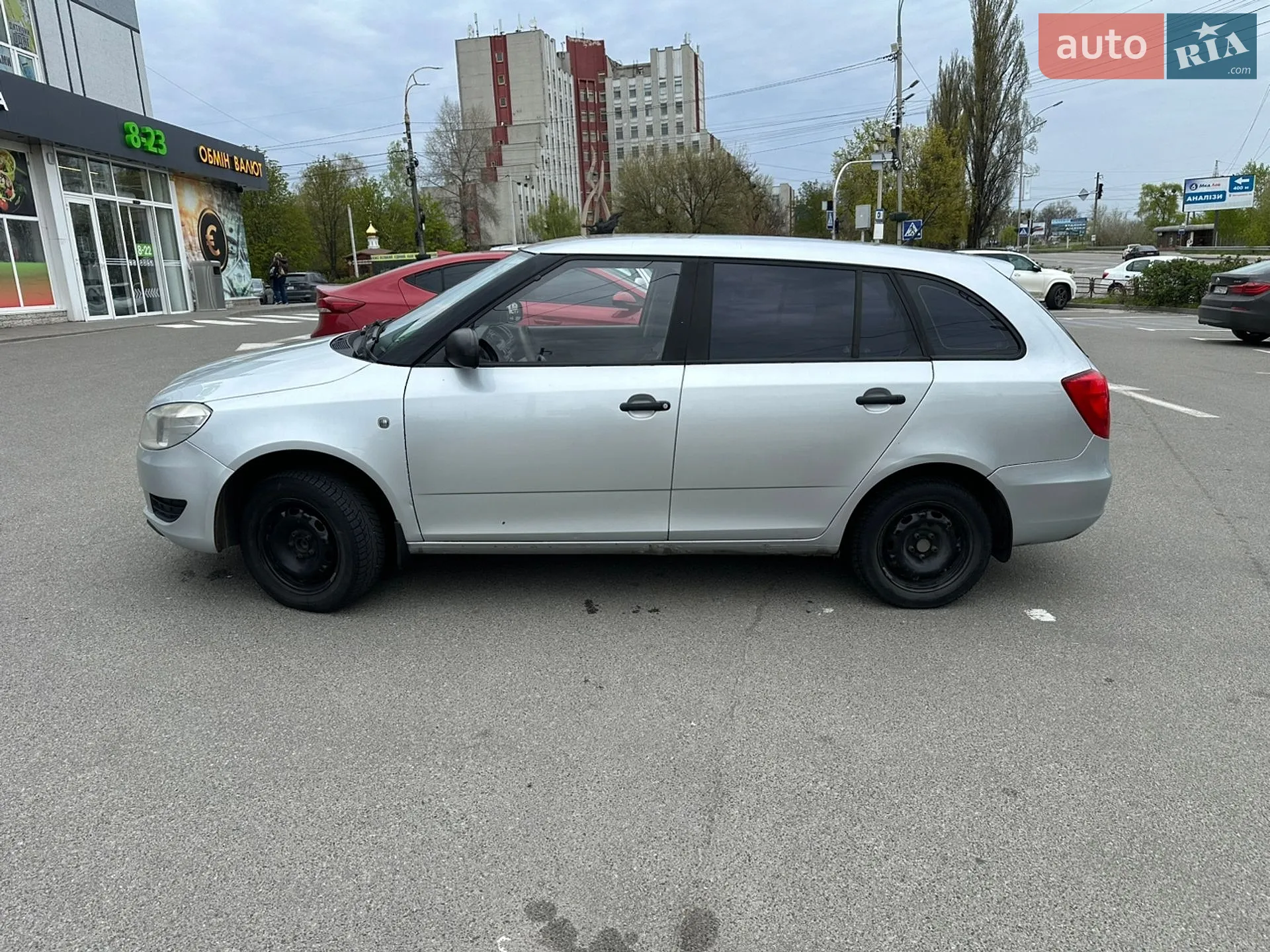 2010 Skoda Fabia - мініатюра 2