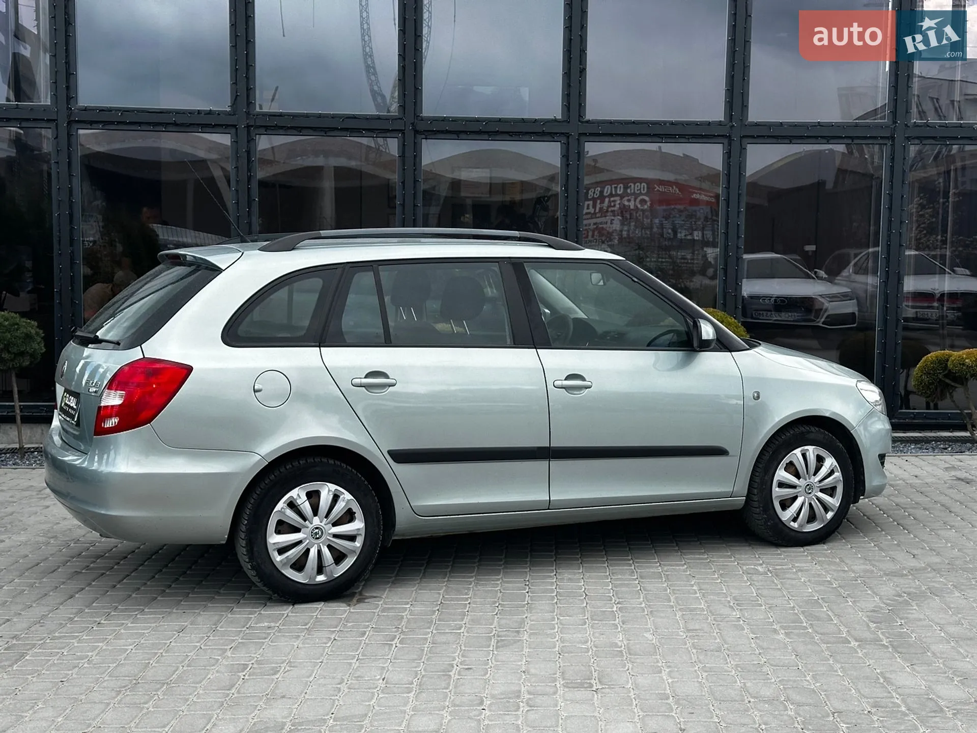2010 Skoda Fabia - мініатюра 10