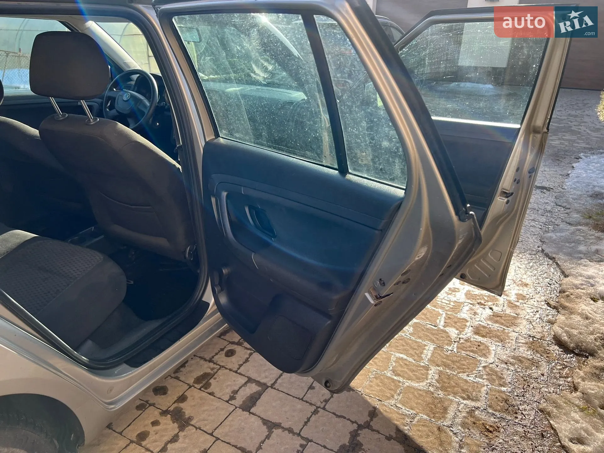 2012 Skoda Fabia - мініатюра 7
