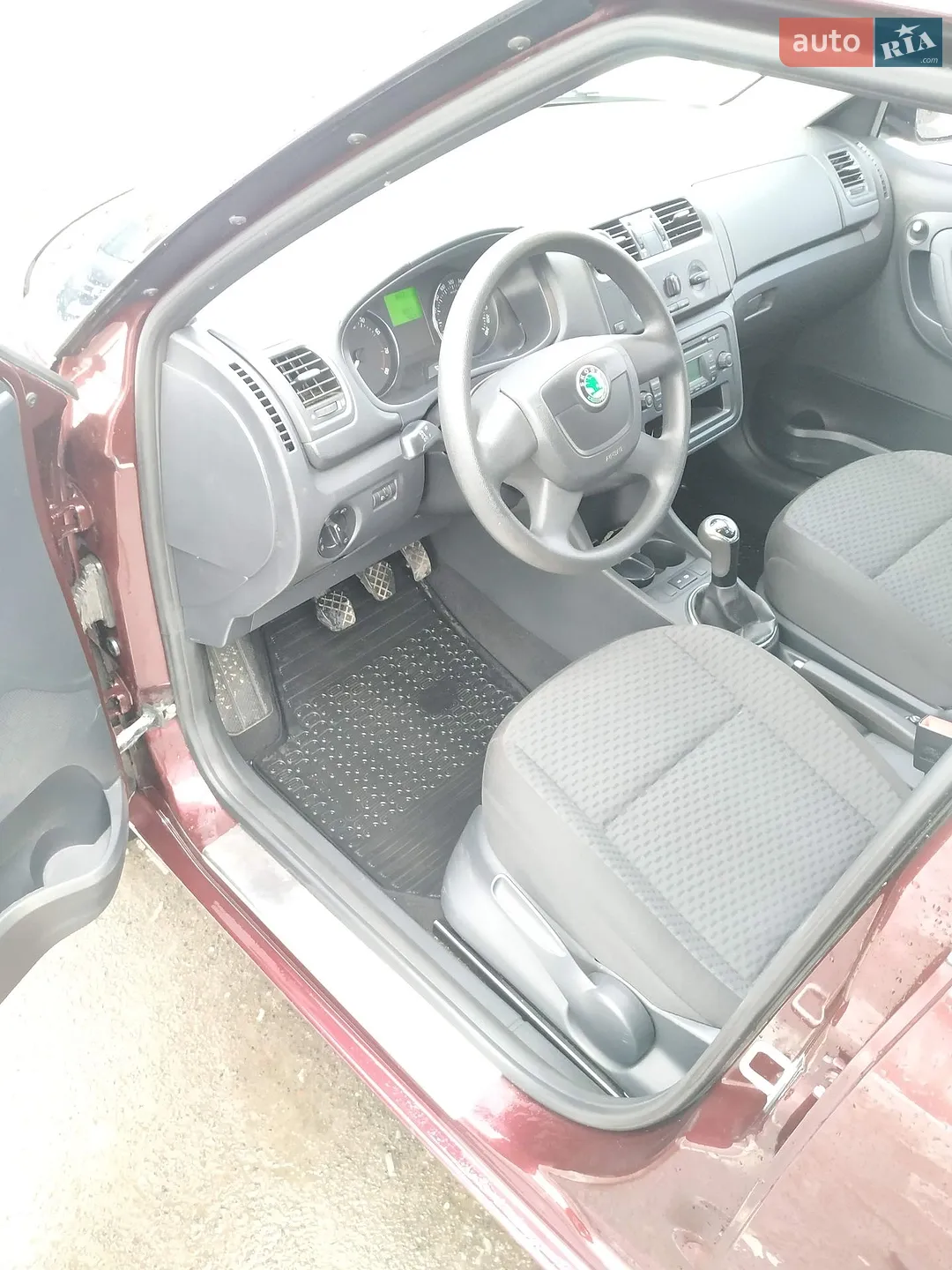 2011 Skoda Fabia - мініатюра 7