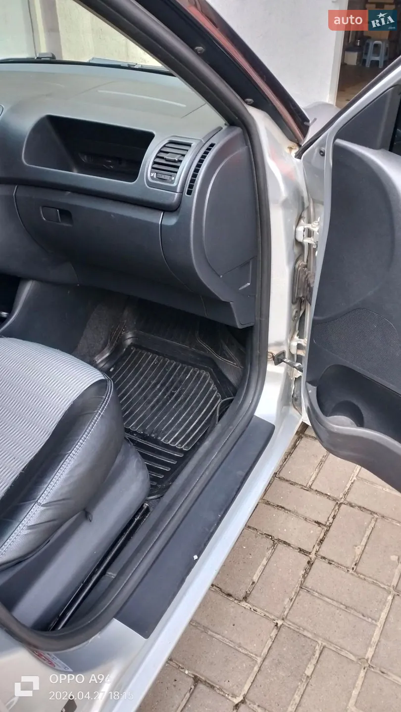 2012 Skoda Fabia - мініатюра 9