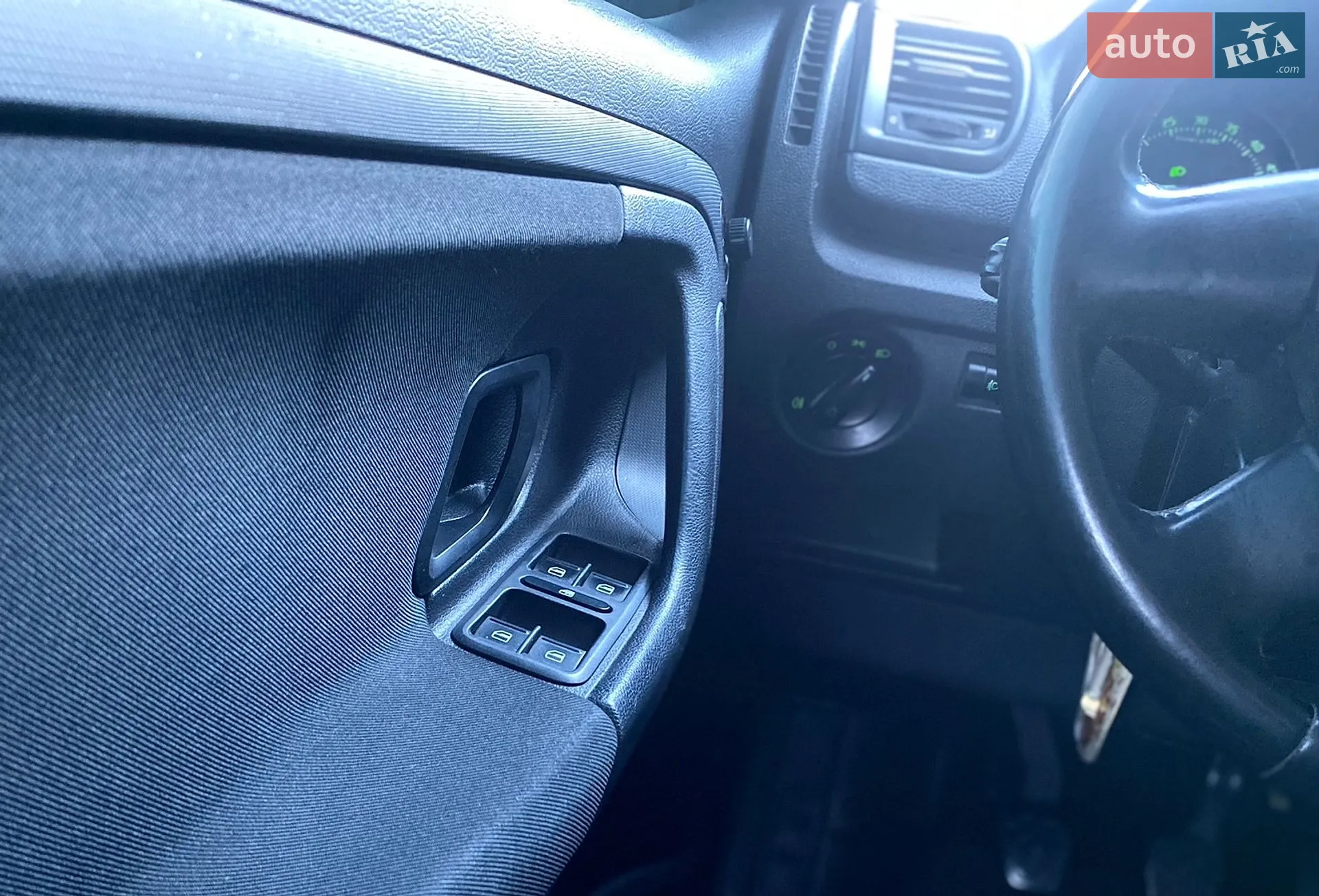 2011 Skoda Fabia - мініатюра 31