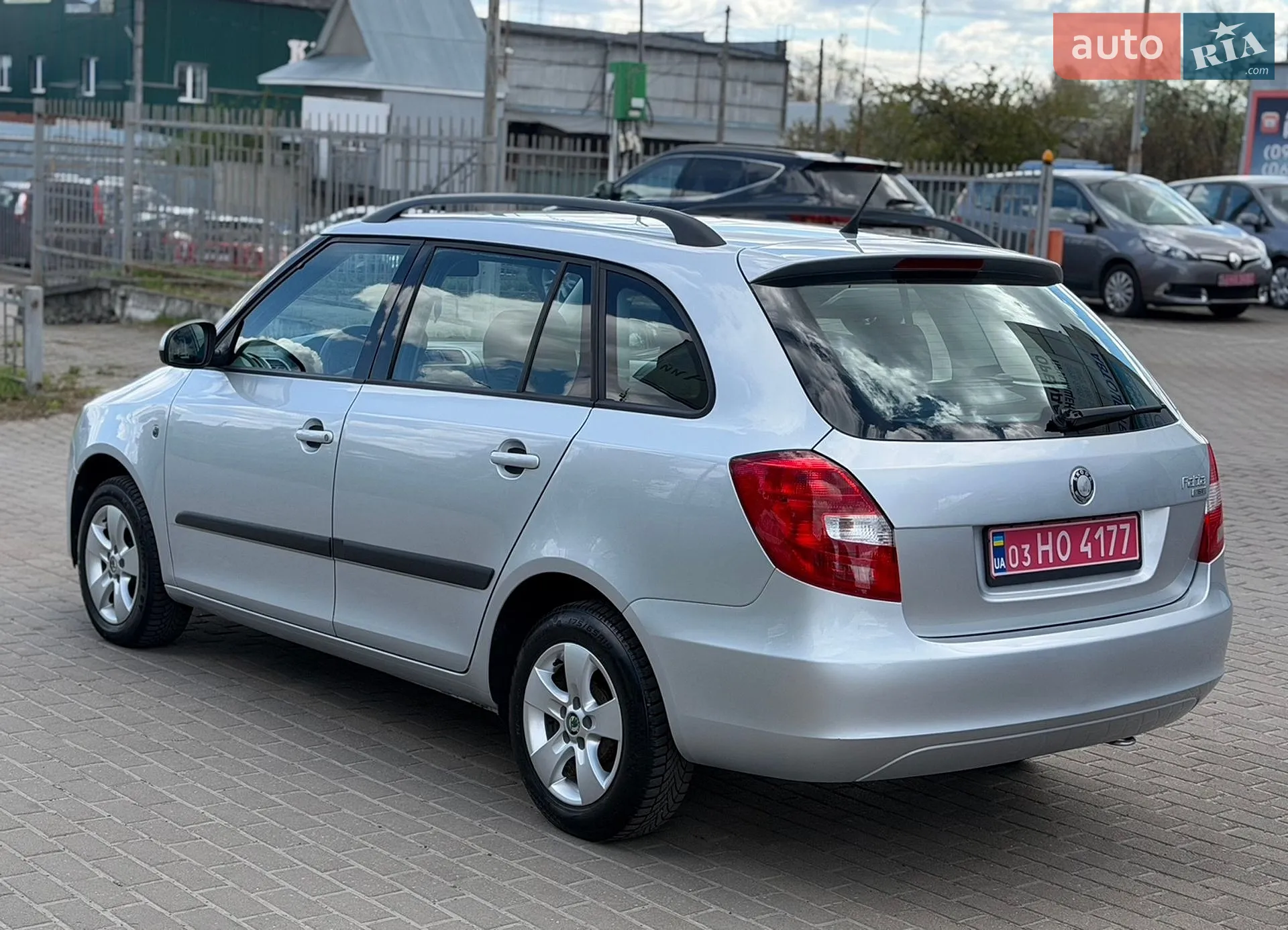2010 Skoda Fabia - мініатюра 7