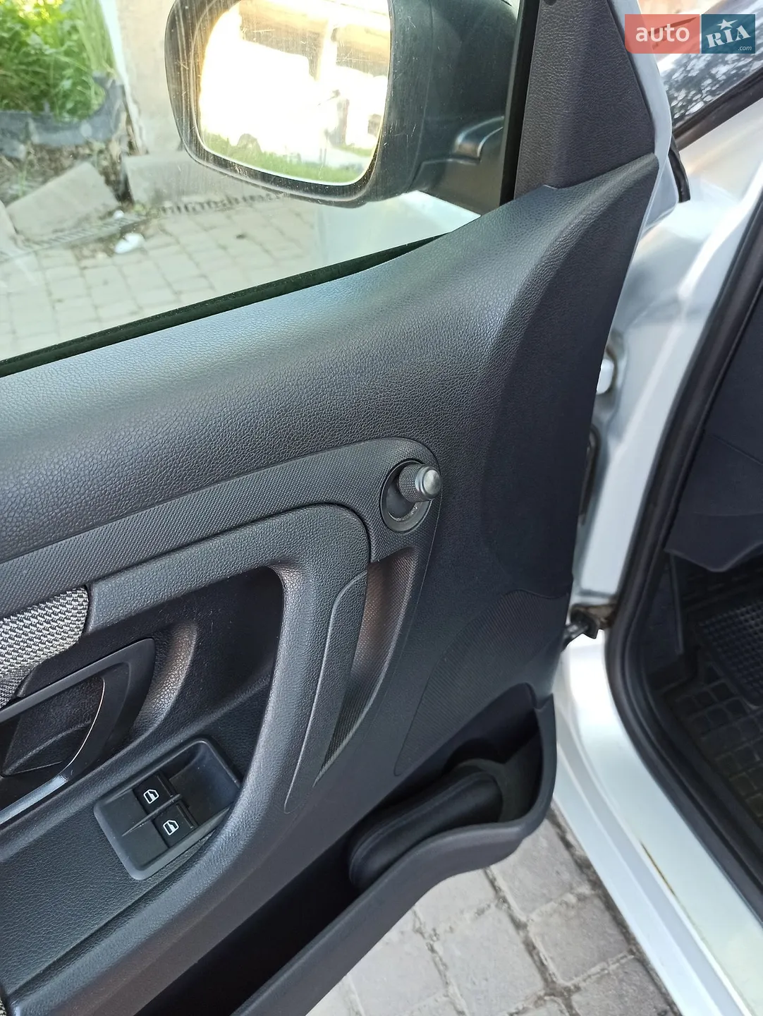 2011 Skoda Fabia - мініатюра 15