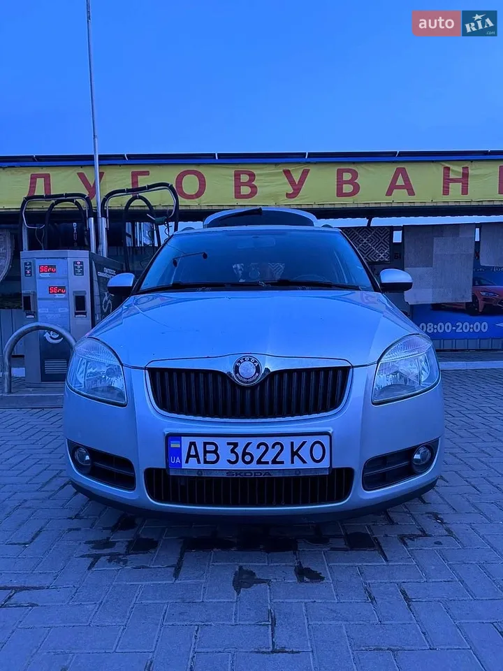 2010 Skoda Fabia - мініатюра 9