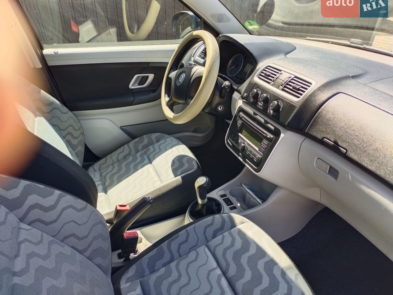2010 Skoda Fabia - мініатюра 14