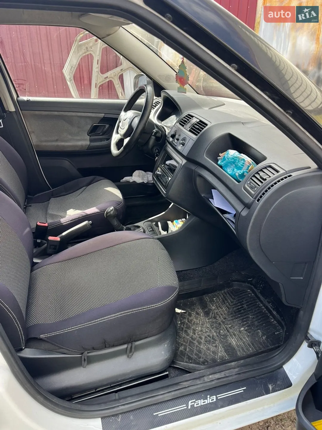 2011 Skoda Fabia - мініатюра 8