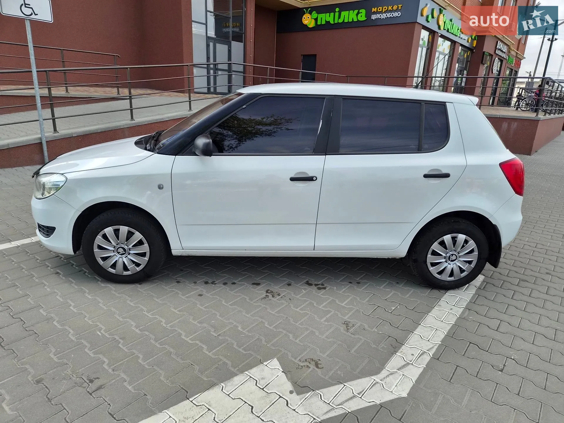 2011 Skoda Fabia - мініатюра 6