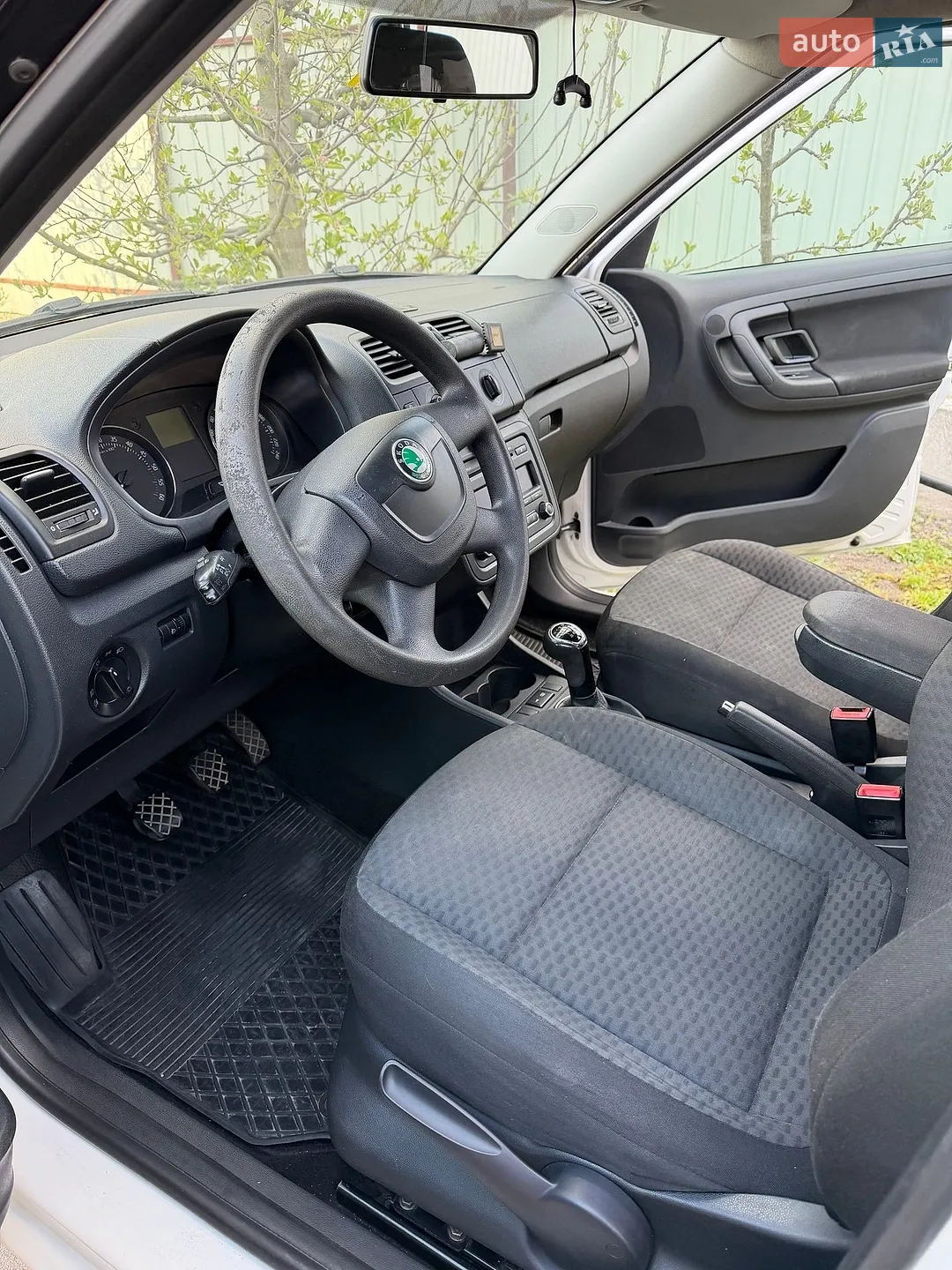 2011 Skoda Fabia - мініатюра 8