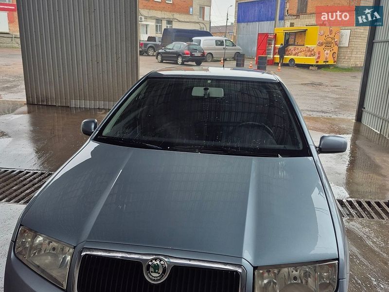 Седан Skoda Fabia 2002 в Сумах
