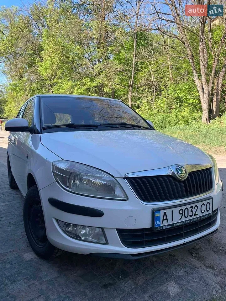 2010 Skoda Fabia - мініатюра 29